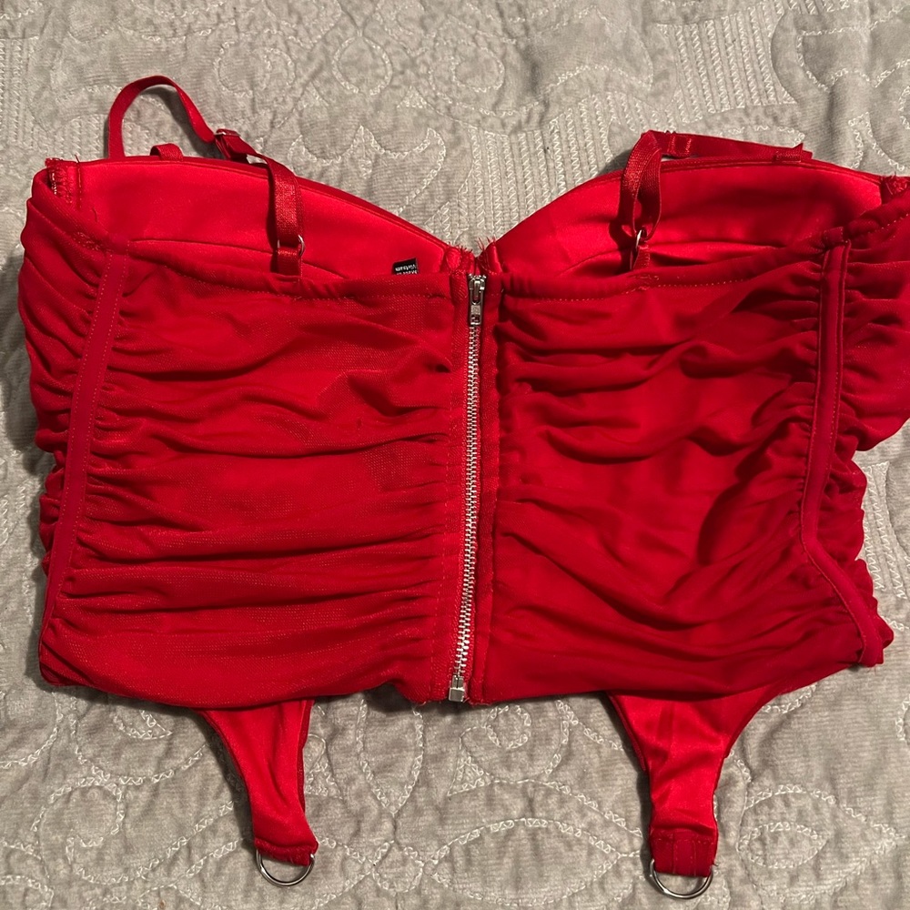 Red top - Picture 2 of 2